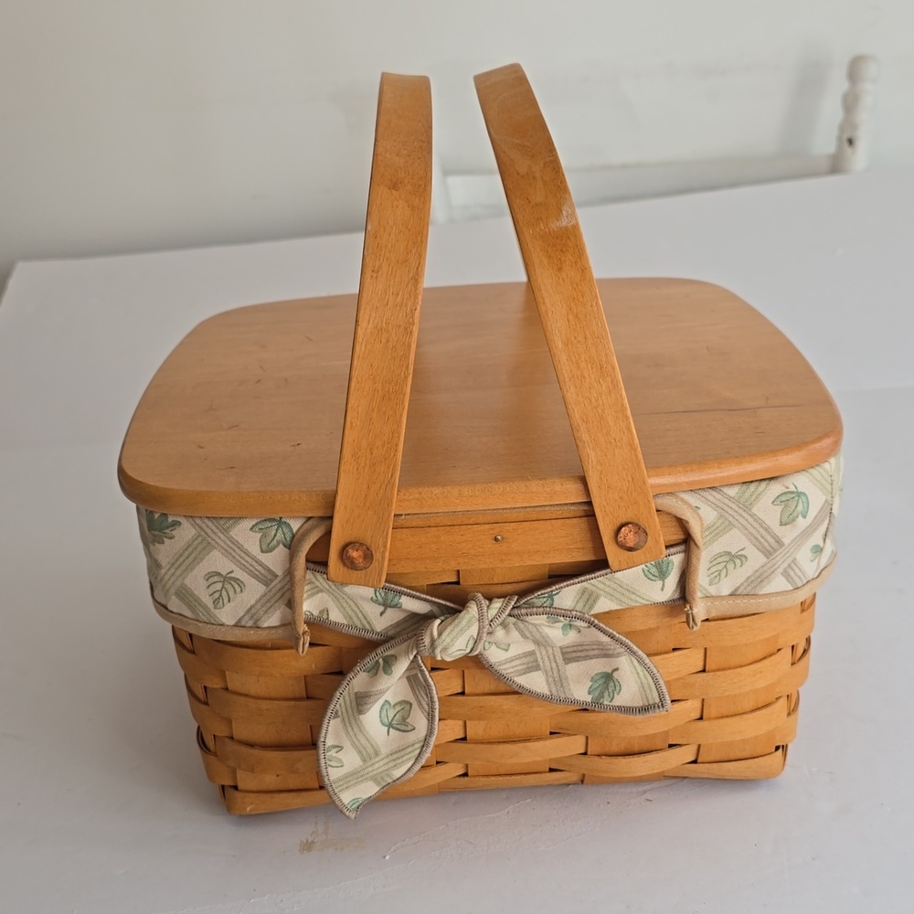 Longaberger Vintage Cake Pie Woven Basket Fabric Plastic Liner Wood Stand Cover